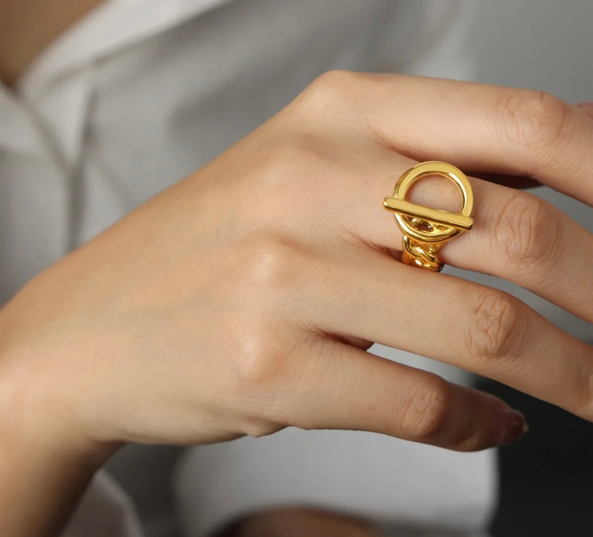 The Buckle ring