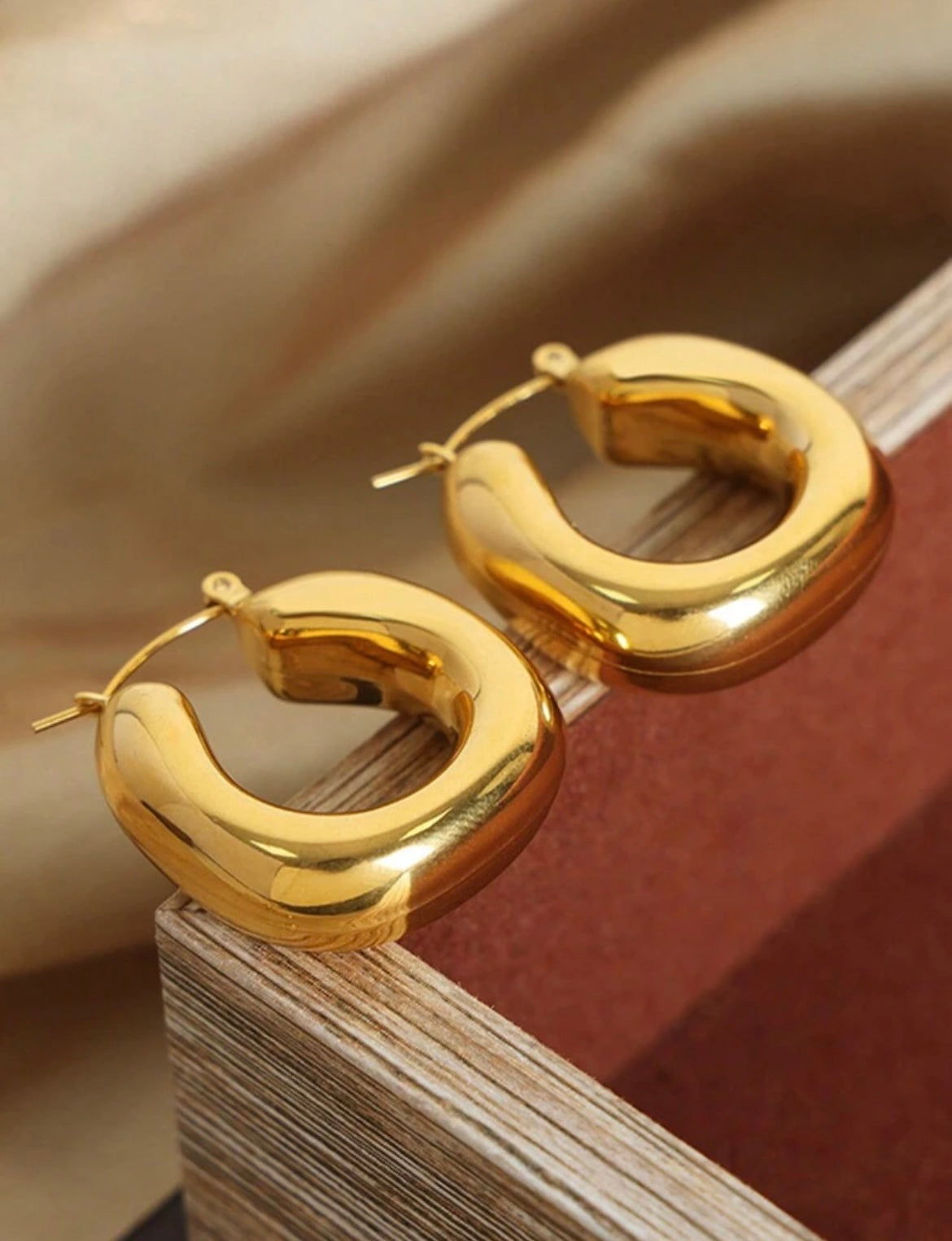 The Square Round Hoops