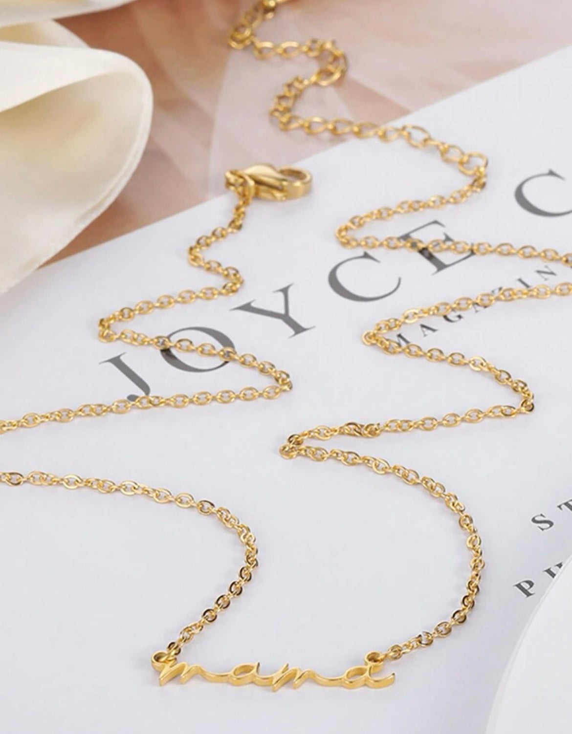 Mama necklace